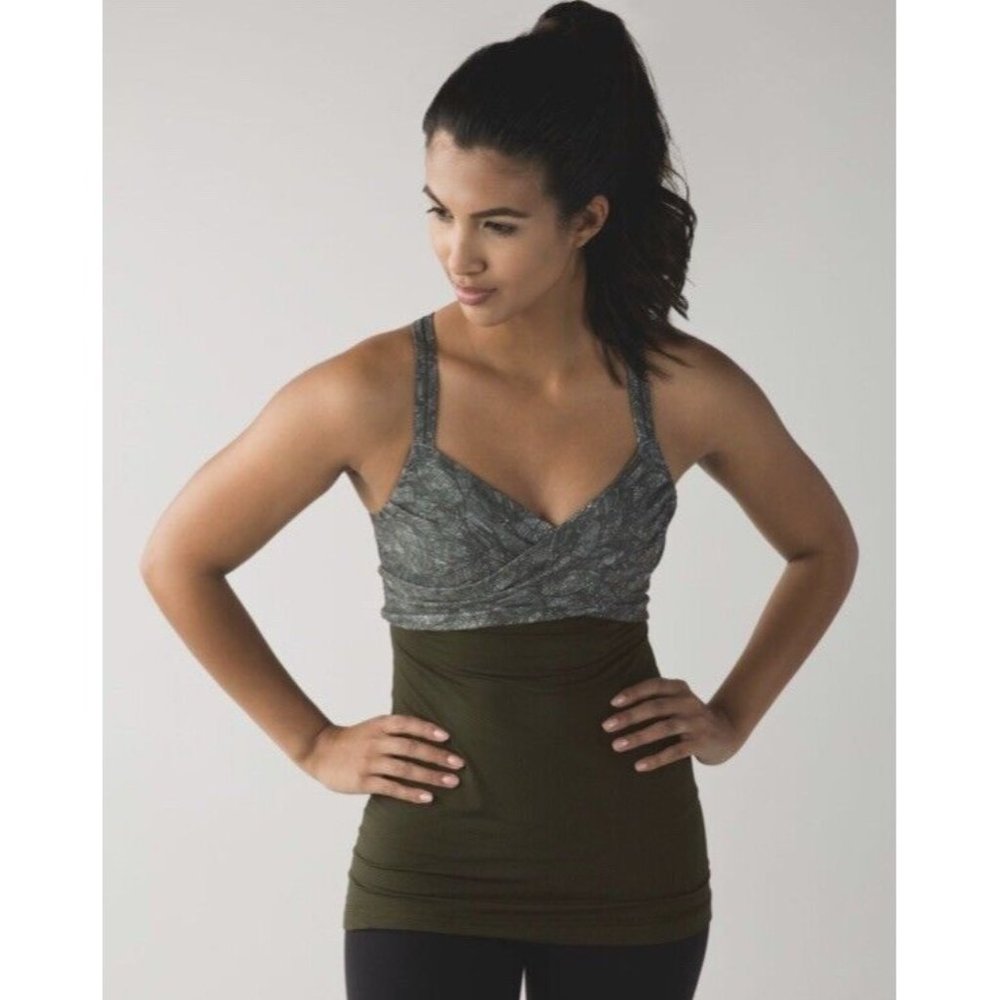 Lululemon Wrap it Up‎ Tank Top Sports Bra Jazzy White Gator  Green Size 4